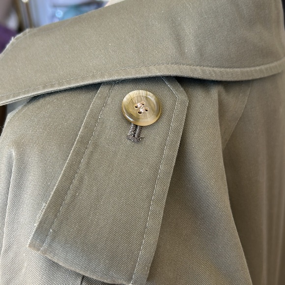 Burberrys trench coat with zip wool insert. This is an authentic vintage item. - Picture 9 of 17